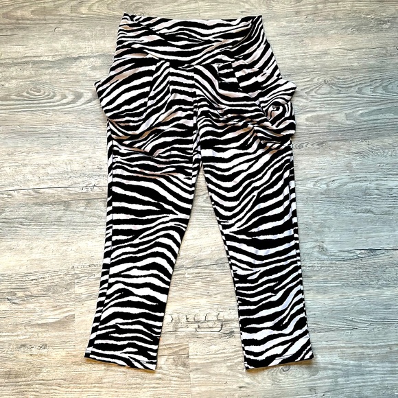 Body Central Pants - Zebra print Capri fitted harem pants